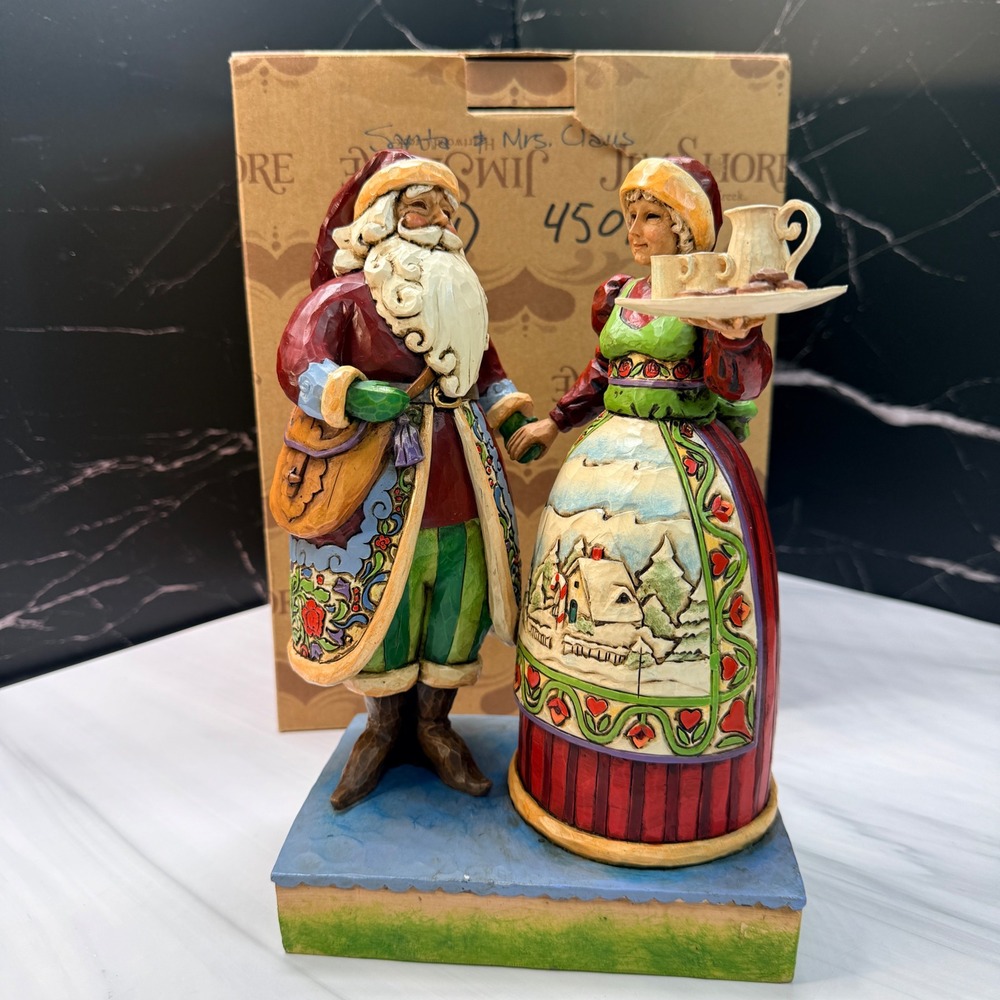 Jim Shore Heartwood Creek Santa Mrs Claus Tis The Season Loving Hearts C4005274